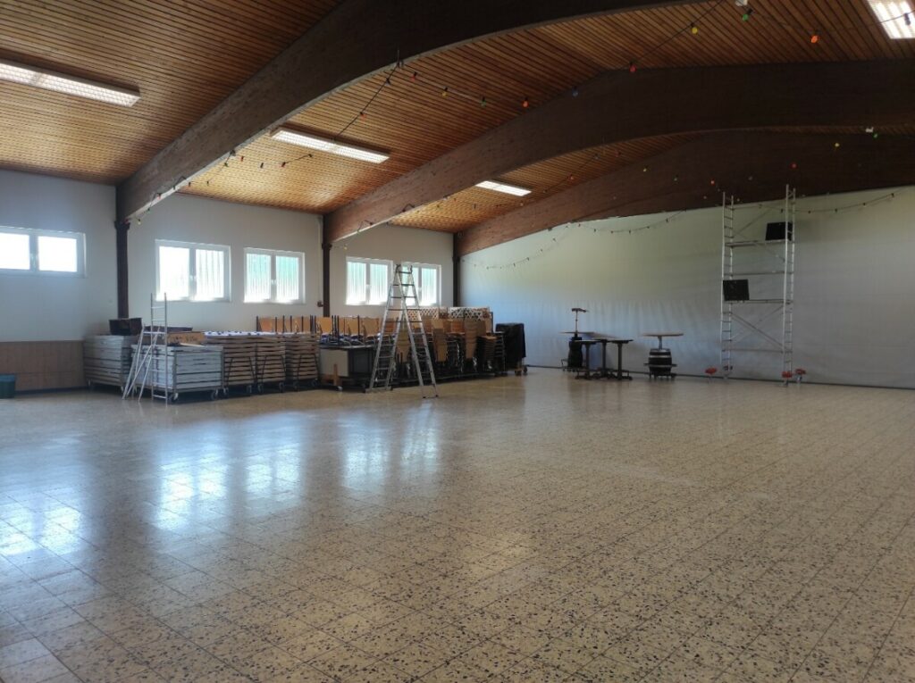 dreizehnlindenhalle innen